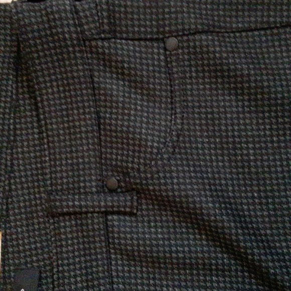 LIVERPOOL Houndstooth Black & Grey Stretch Slim Leg Pants - Picture 3 of 13